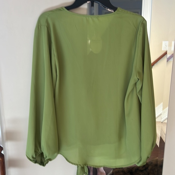 New top! - Picture 2 of 2